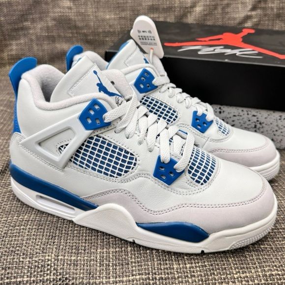 Air Jordan 4 "Military Blue"